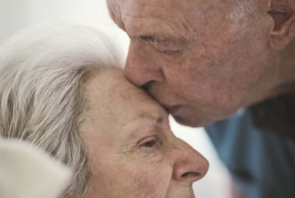 Pflegende Angehörige unterstützen – Konzepte für die Zusammenarbeit und Entlastung im Pflegealltag